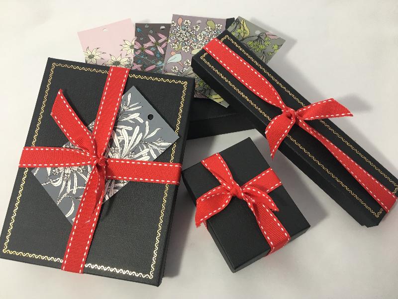 1970s WHITING DAVIS Silver Mesh Bib Necklace