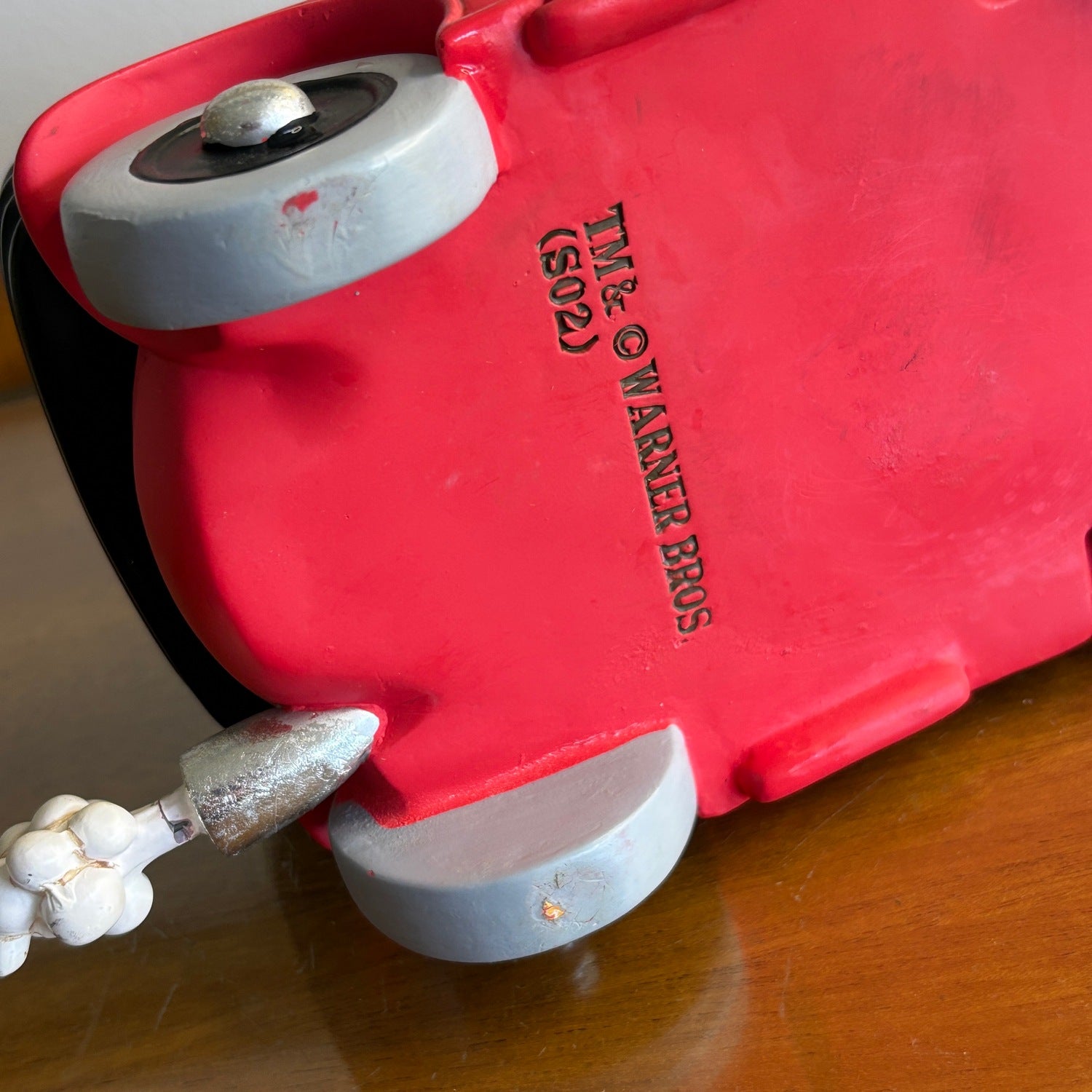 Tweety Bird in his red car