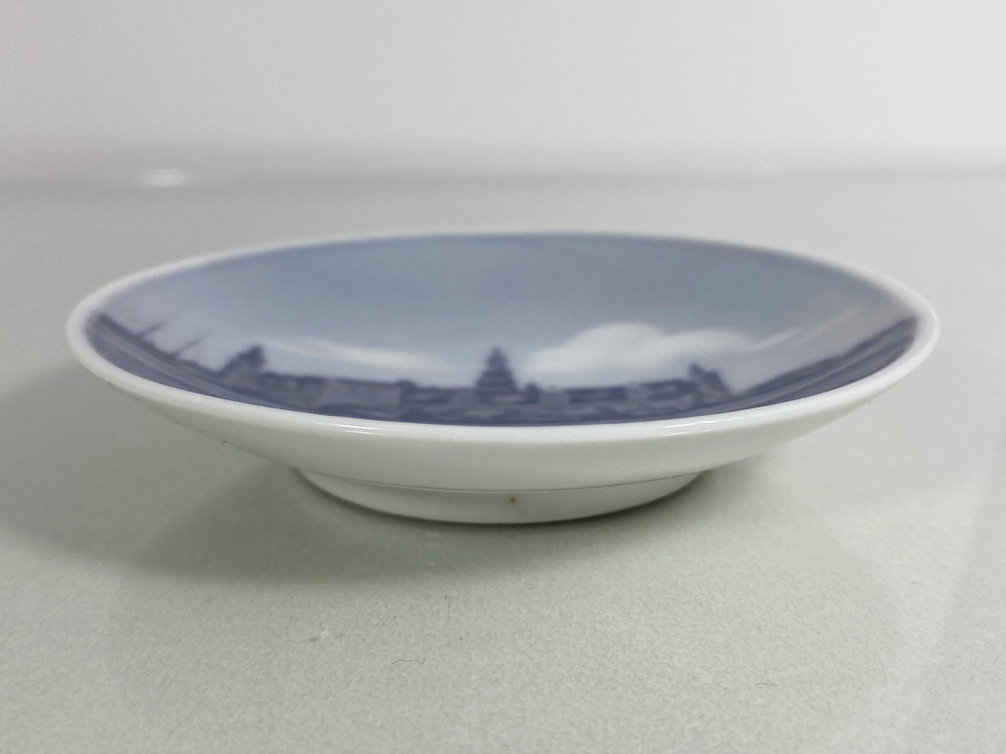 1953 Royal Copenhagen Porcelain 'Kronborg Castle' Pin Plate - Busy Bowerbird