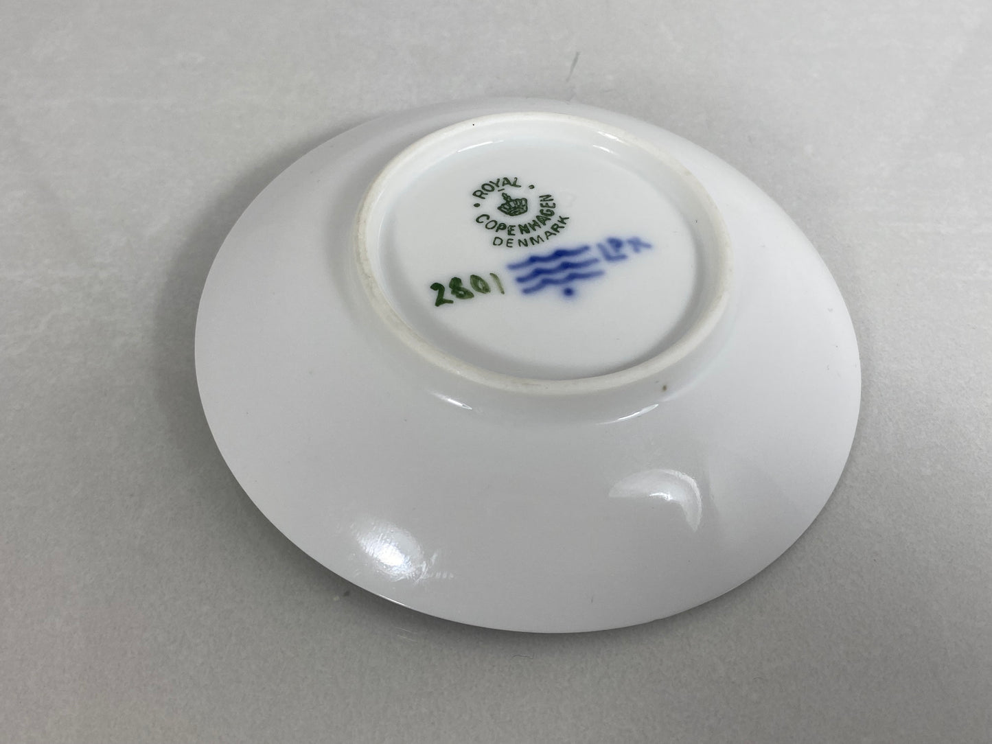 1953 Royal Copenhagen Porcelain 'Kronborg Castle' Pin Plate - Busy Bowerbird