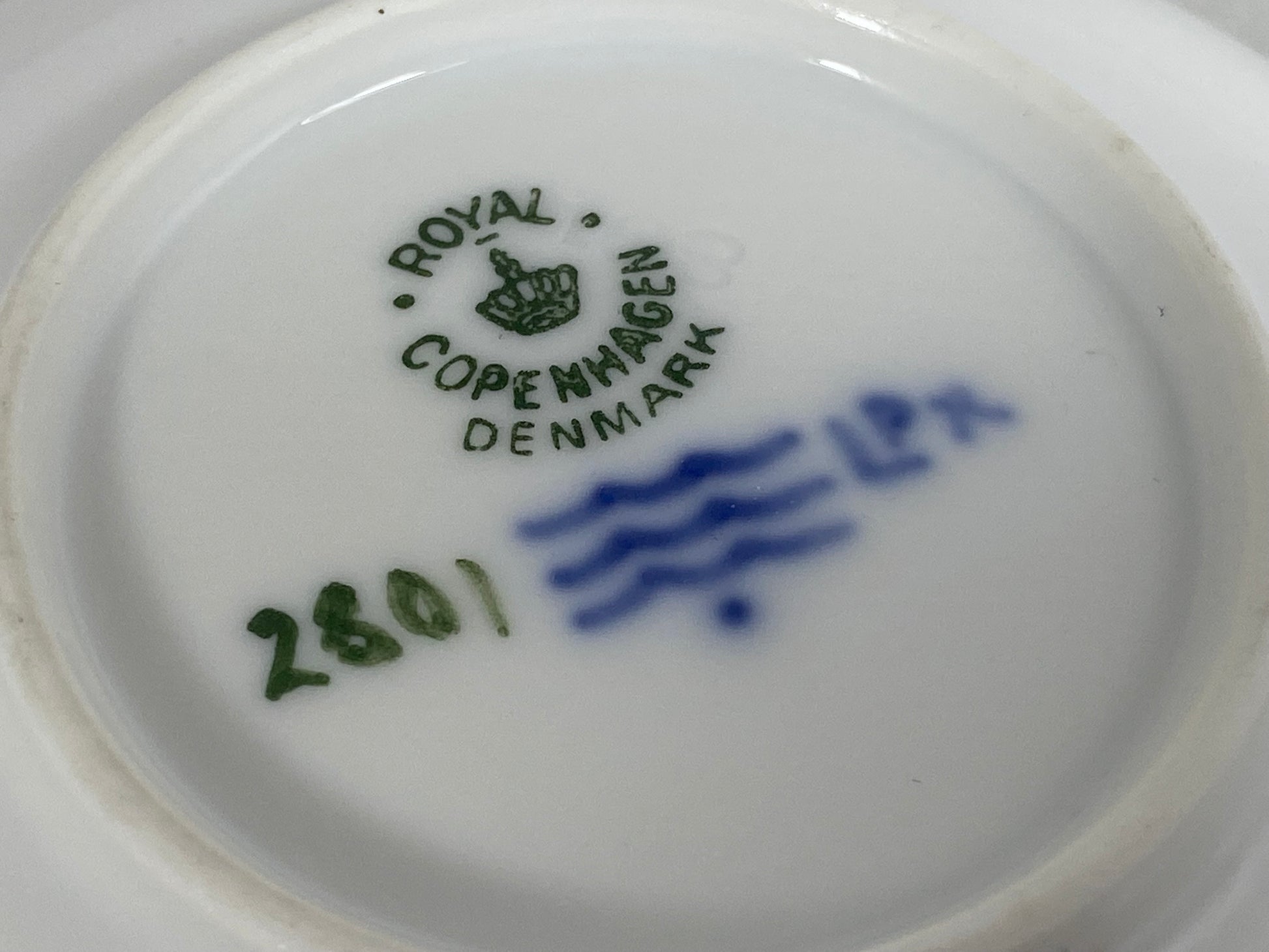 1953Royal Copenhagen Porcelain 'Kronborg Castle' Pin Plate - Busy Bowerbird