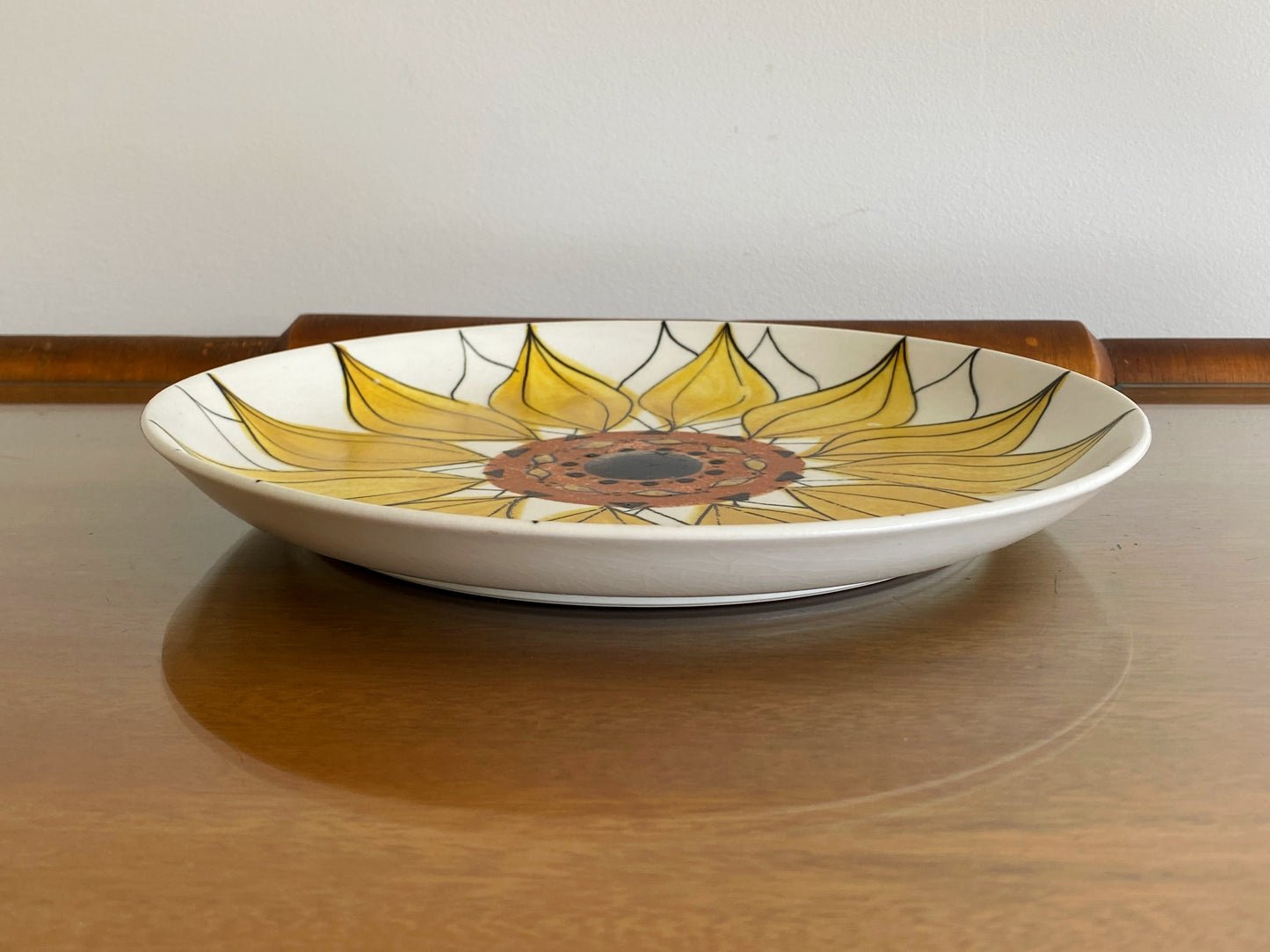 1960s ARABIA Finland 24 cm Sunflower "Aurinkoruusu" Plate | Hilkka-Liisa Ahola - Busy Bowerbird