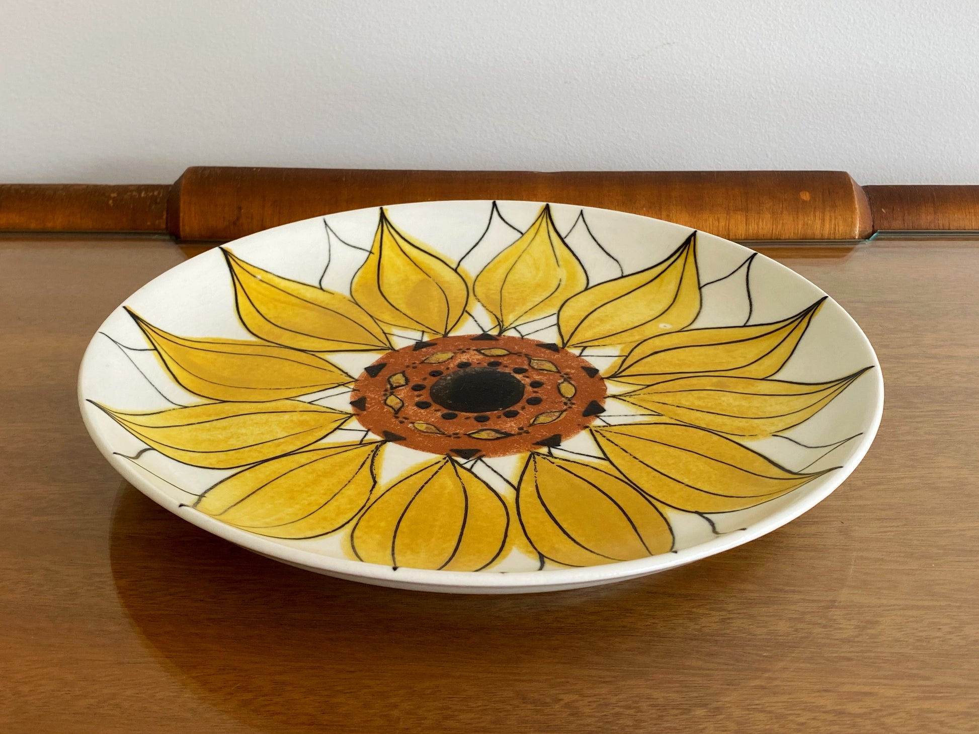 1960s ARABIA Finland 24 cm Sunflower "Aurinkoruusu" Plate | Hilkka-Liisa Ahola - Busy Bowerbird