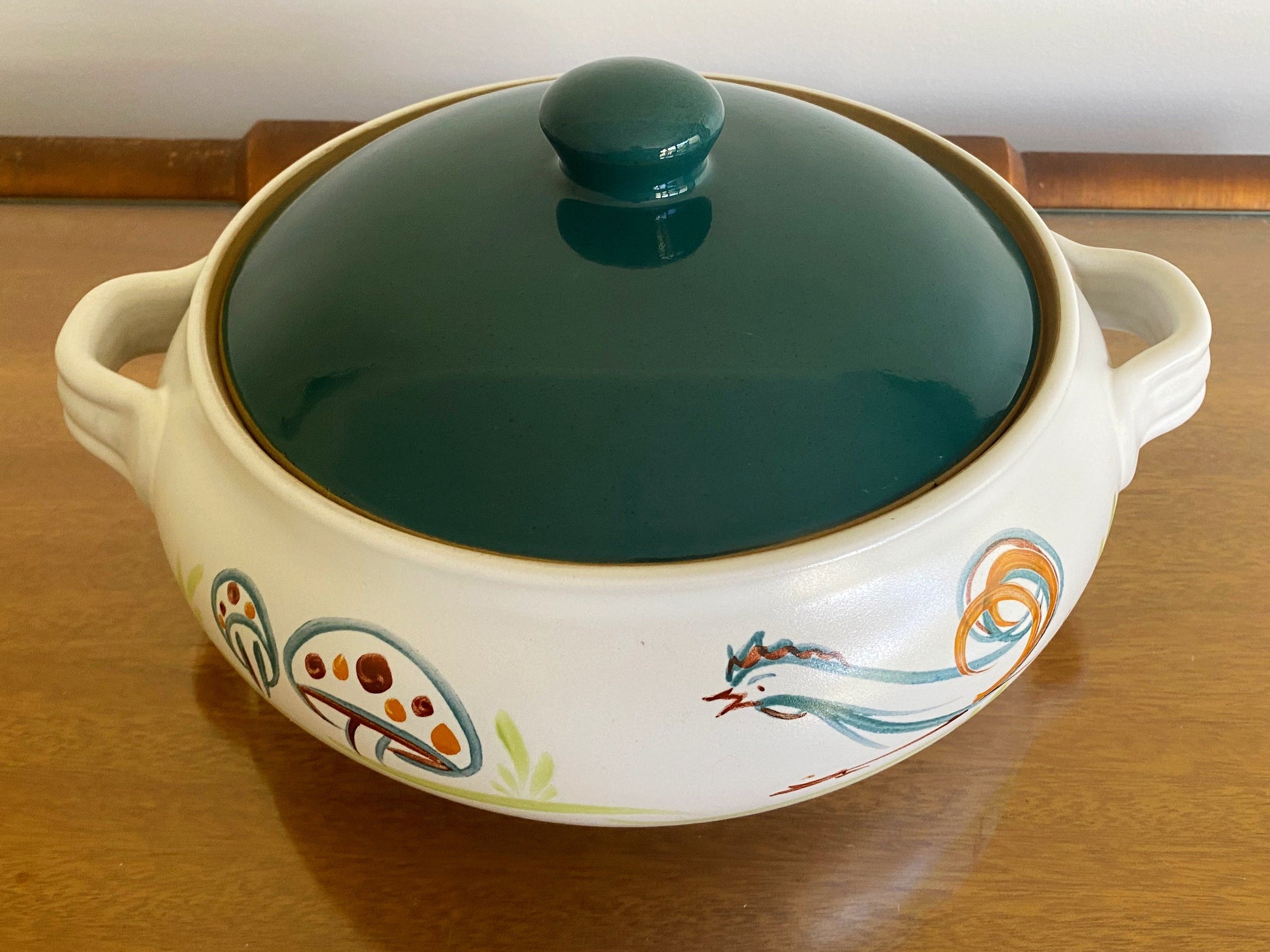 DENBY Pottery 'Rooster Flair' Lidded Casserole Dish