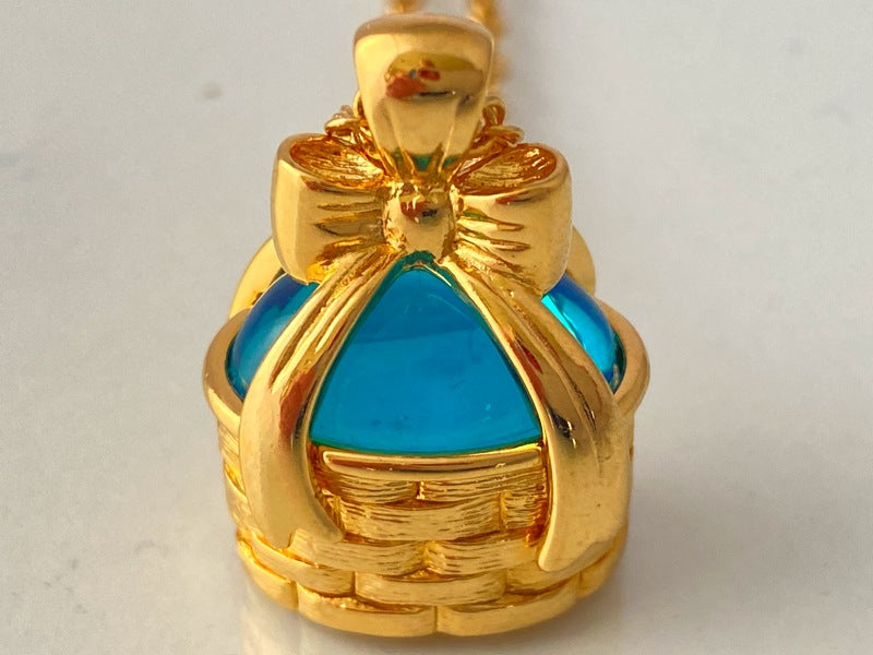 JOAN RIVERS Pendant