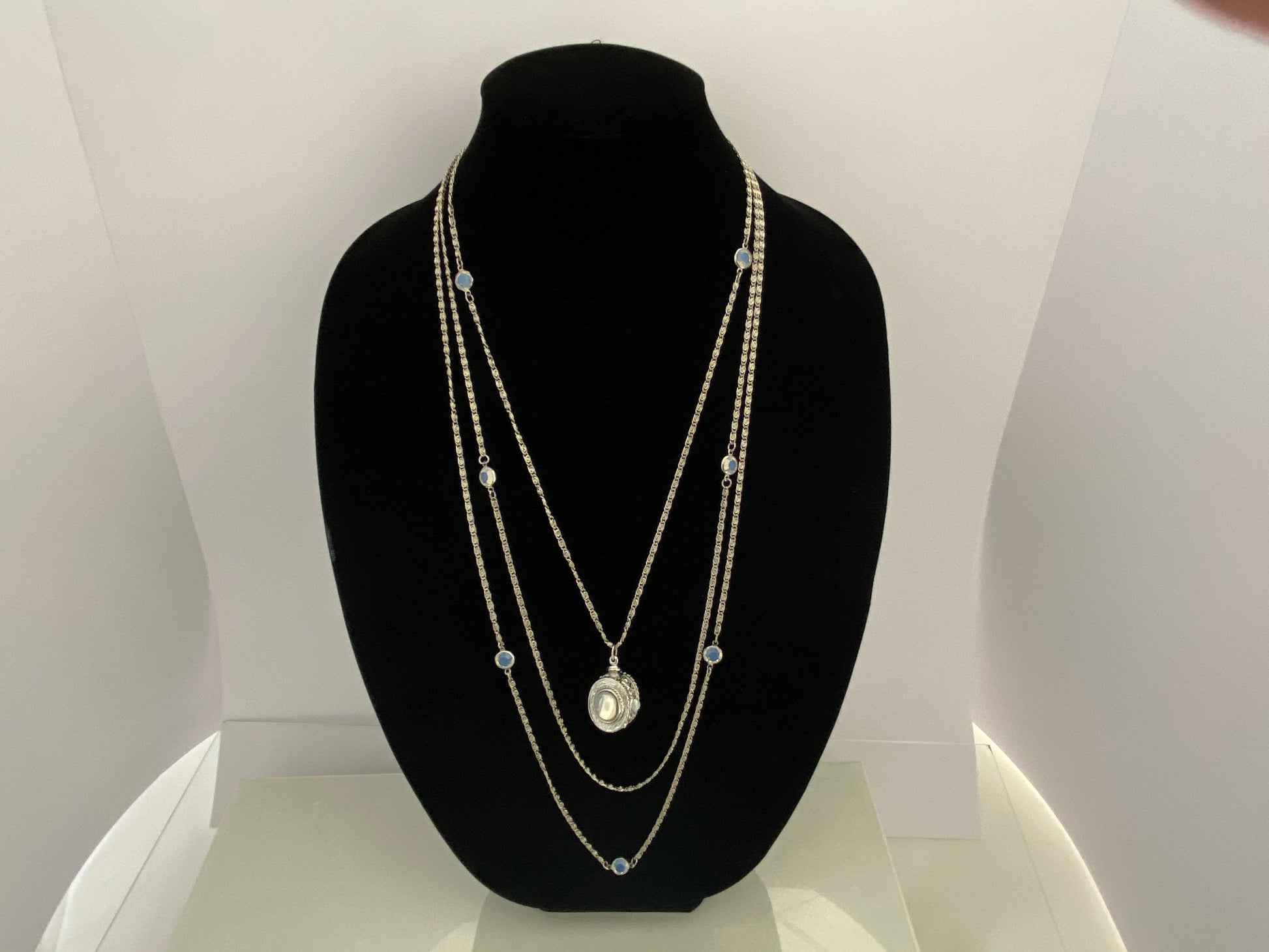 GOLDETTE Silver-Tone Sautoir Necklace with Faux Moonstone Pendant & Chicklets - Busy Bowerbird