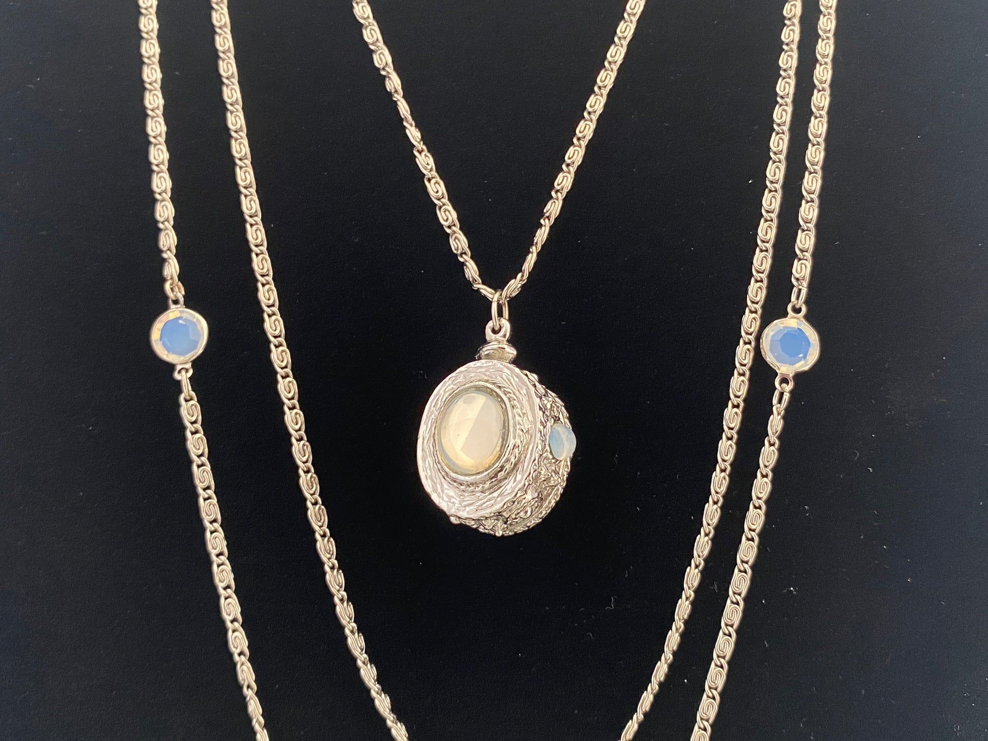 GOLDETTE Silver-Tone Sautoir Necklace with Faux Moonstone Pendant & Chicklets - Busy Bowerbird