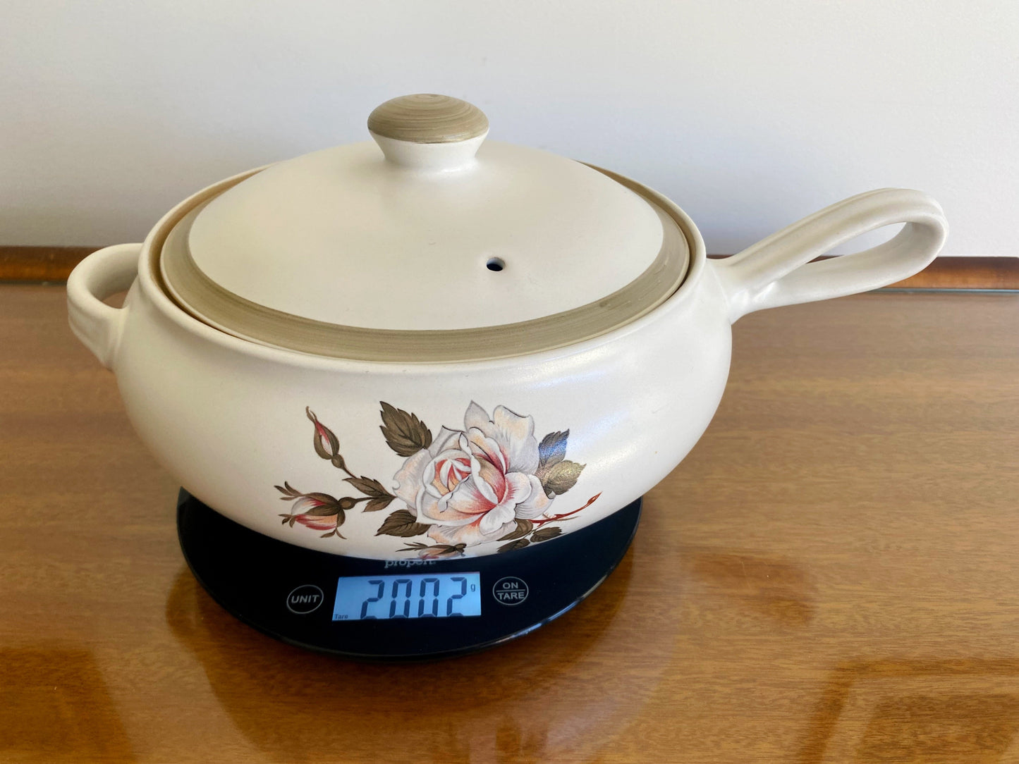 Denby pottery 'White Rose' pattern casserole