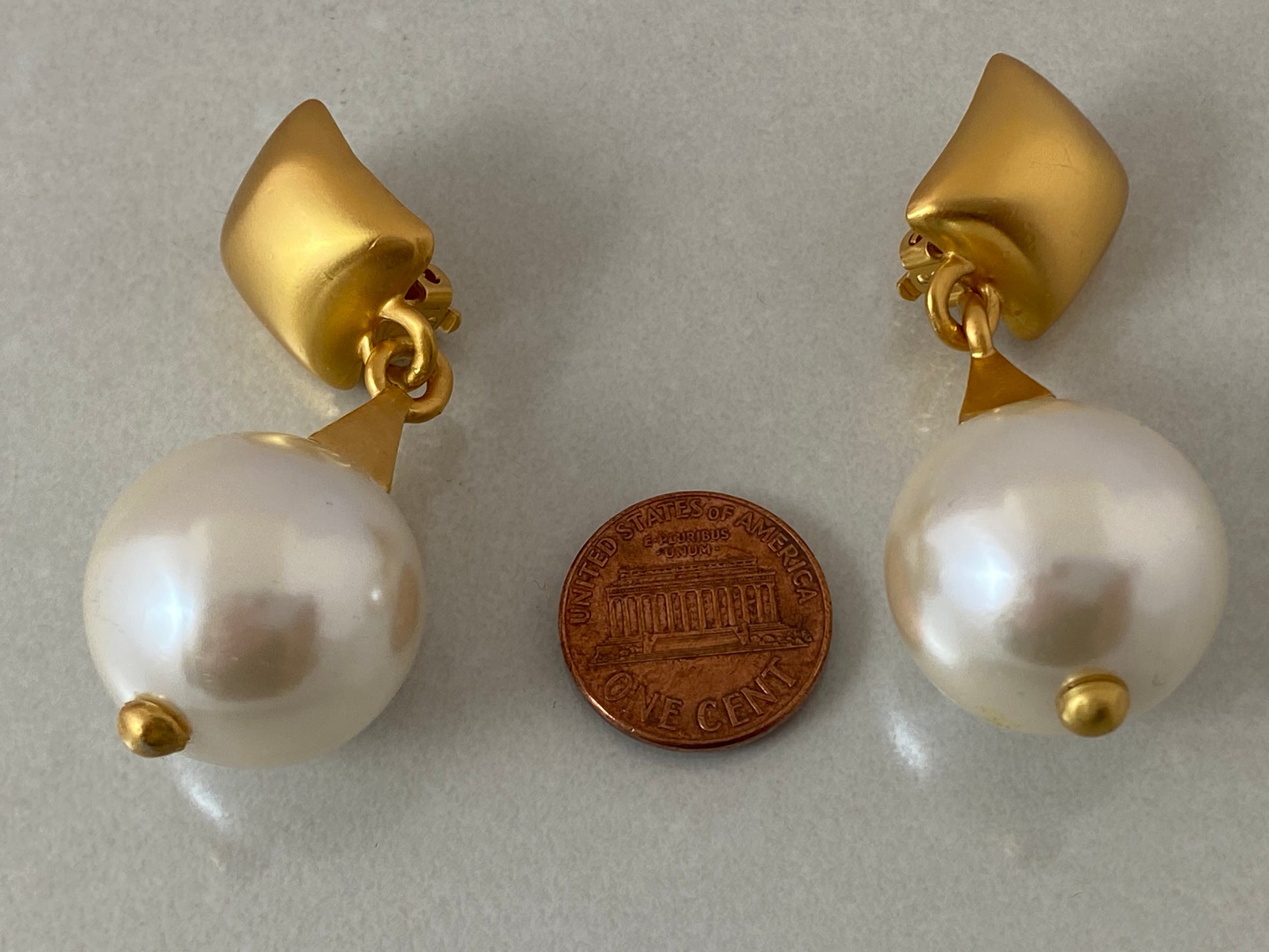 1980s ANNE KLEIN Gold-toned Ball Necklace | Pearl & Gold Earrings - Busy Bowerbird