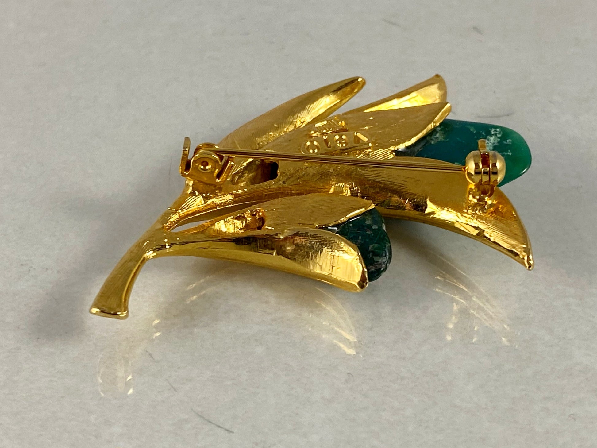 Vintage BARCS Australia 22 kt Gold-Plated Chrysocolla Brooch - Busy Bowerbird