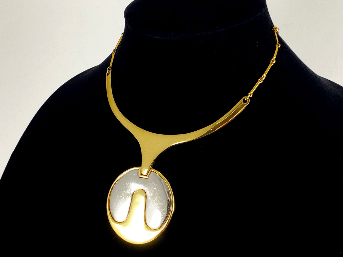 VINTAGE Gold-Plated Choker Necklace with a Gold Yoke and a Round Pendant - Busy Bowerbird