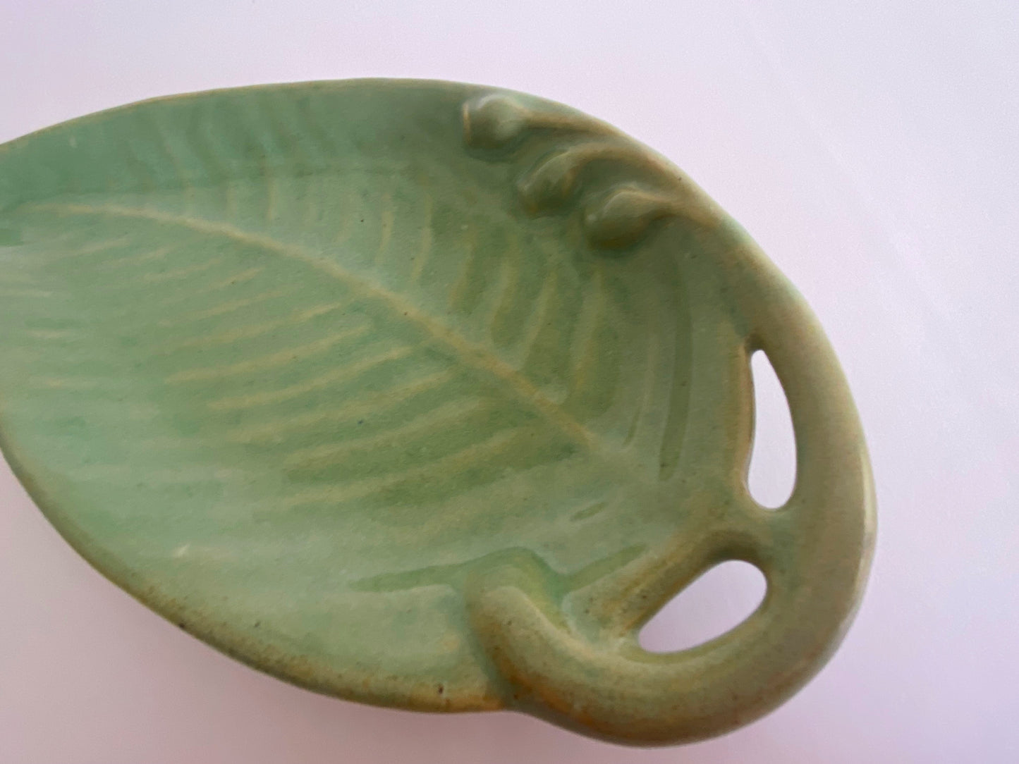 Rare 1940s NELL McCREDIE Gum Leaf-Shaped Pottery Dish - Busy Bowerbird