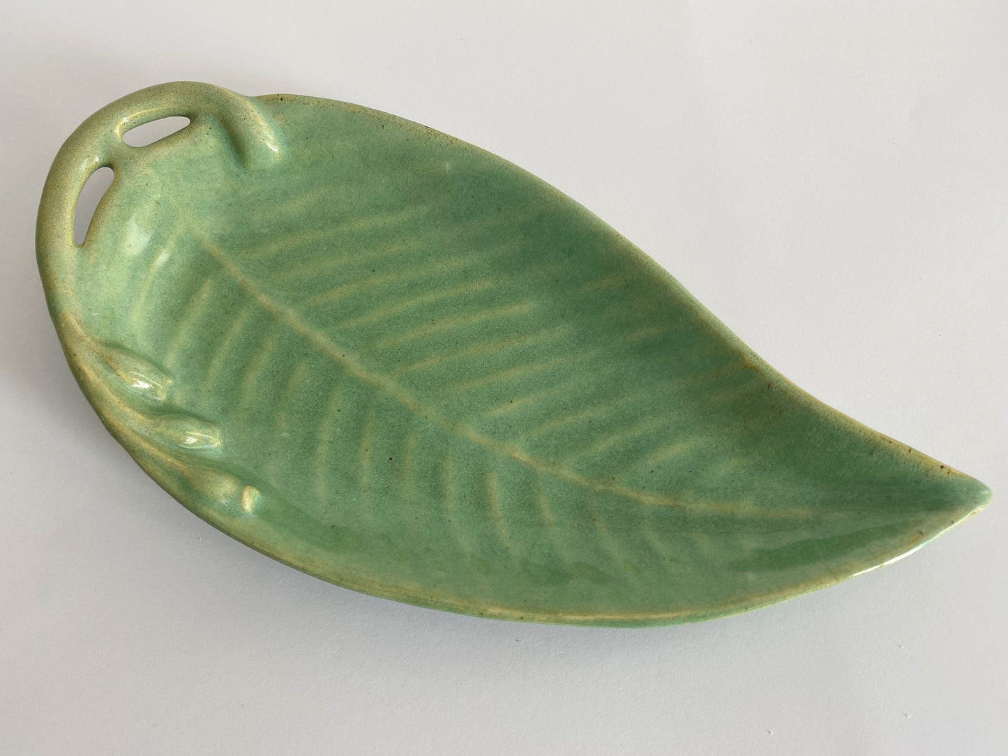 Rare 1940s NELL McCREDIE Gum Leaf-Shaped Pottery Dish - Busy Bowerbird