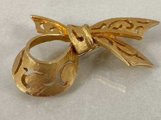 1960s  BSK Gold-Tone Bow or Ribbon Brooch Pin | New York Design - Busy Bowerbird