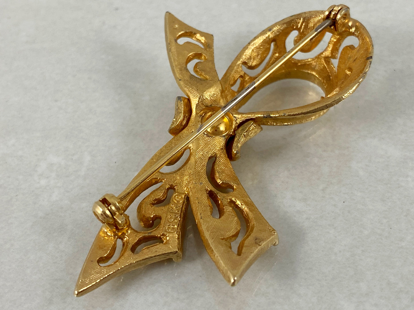 1960s  BSK Gold-Tone Bow or Ribbon Brooch Pin | New York Design - Busy Bowerbird