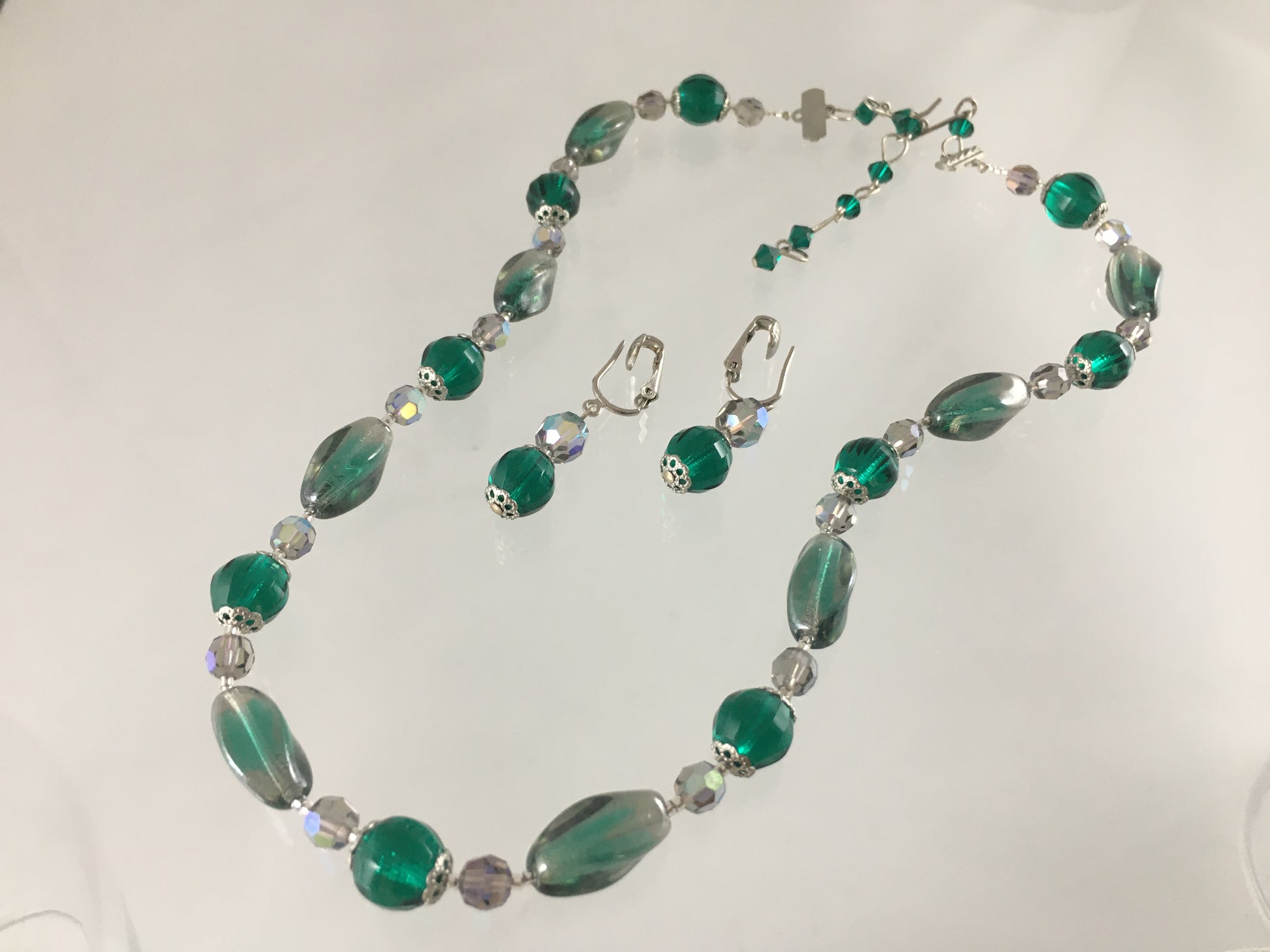 Vintage 21" Single-Strand Green Aurora Borealis Crystal Necklace & Earring Set - Busy Bowerbird