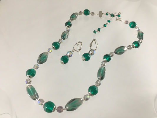 Vintage 21" Single-Strand Green Aurora Borealis Crystal Necklace & Earring Set - Busy Bowerbird