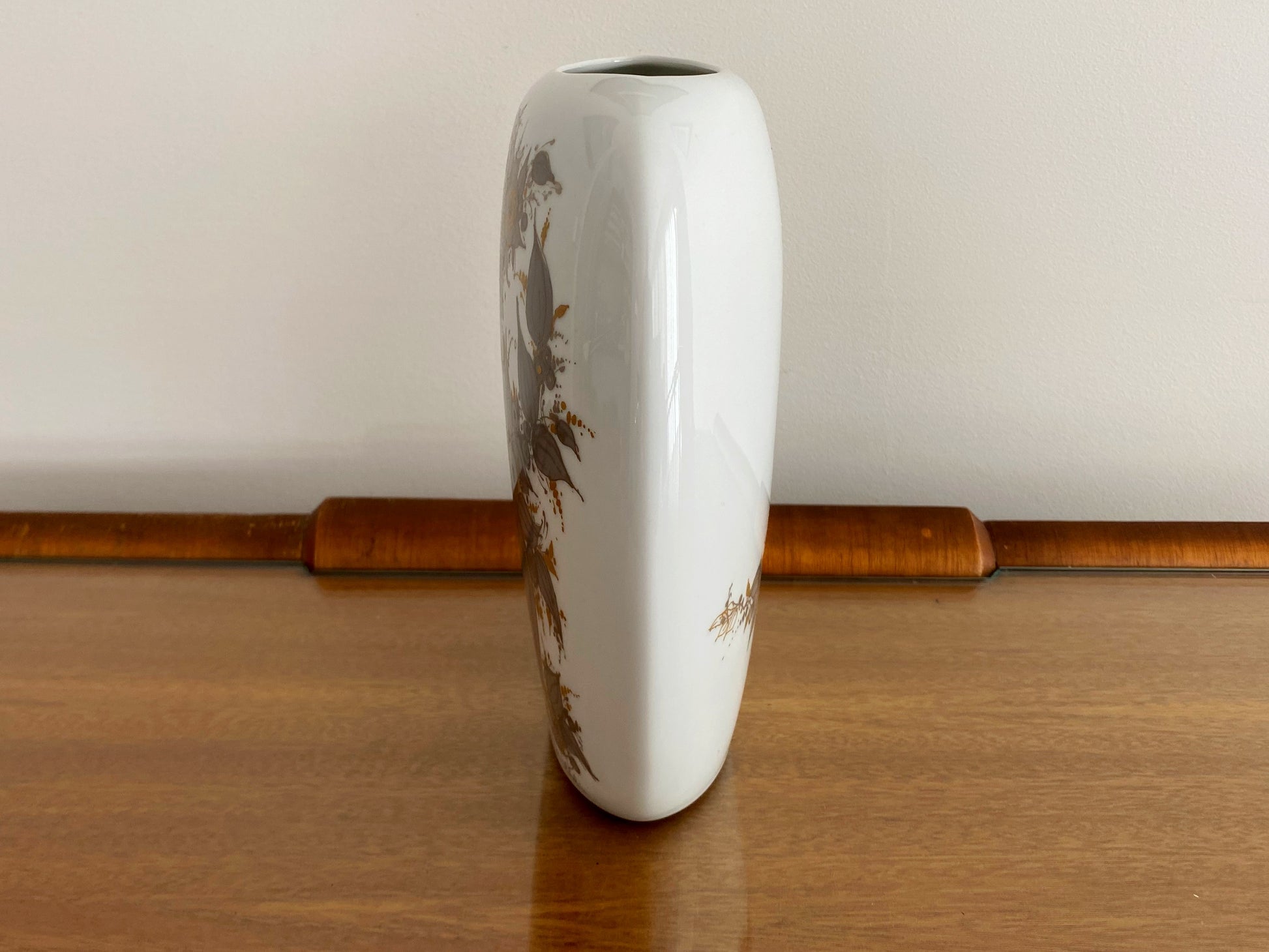 1980s Bjørn Wiinblad "Samuramat" Vase for Rosenthal Studio-Linie - Busy Bowerbird