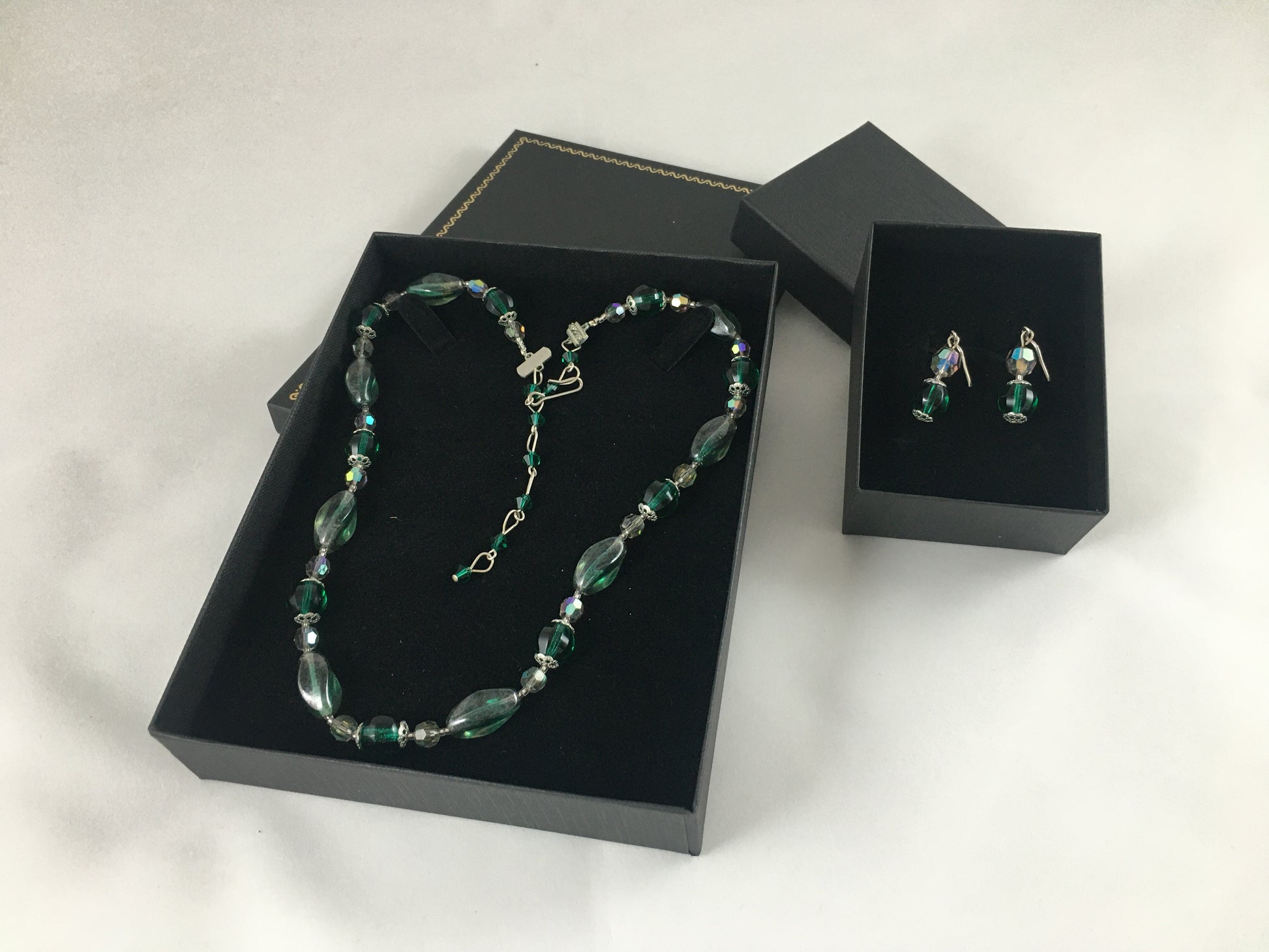 Vintage 21" Single-Strand Green Aurora Borealis Crystal Necklace & Earring Set - Busy Bowerbird