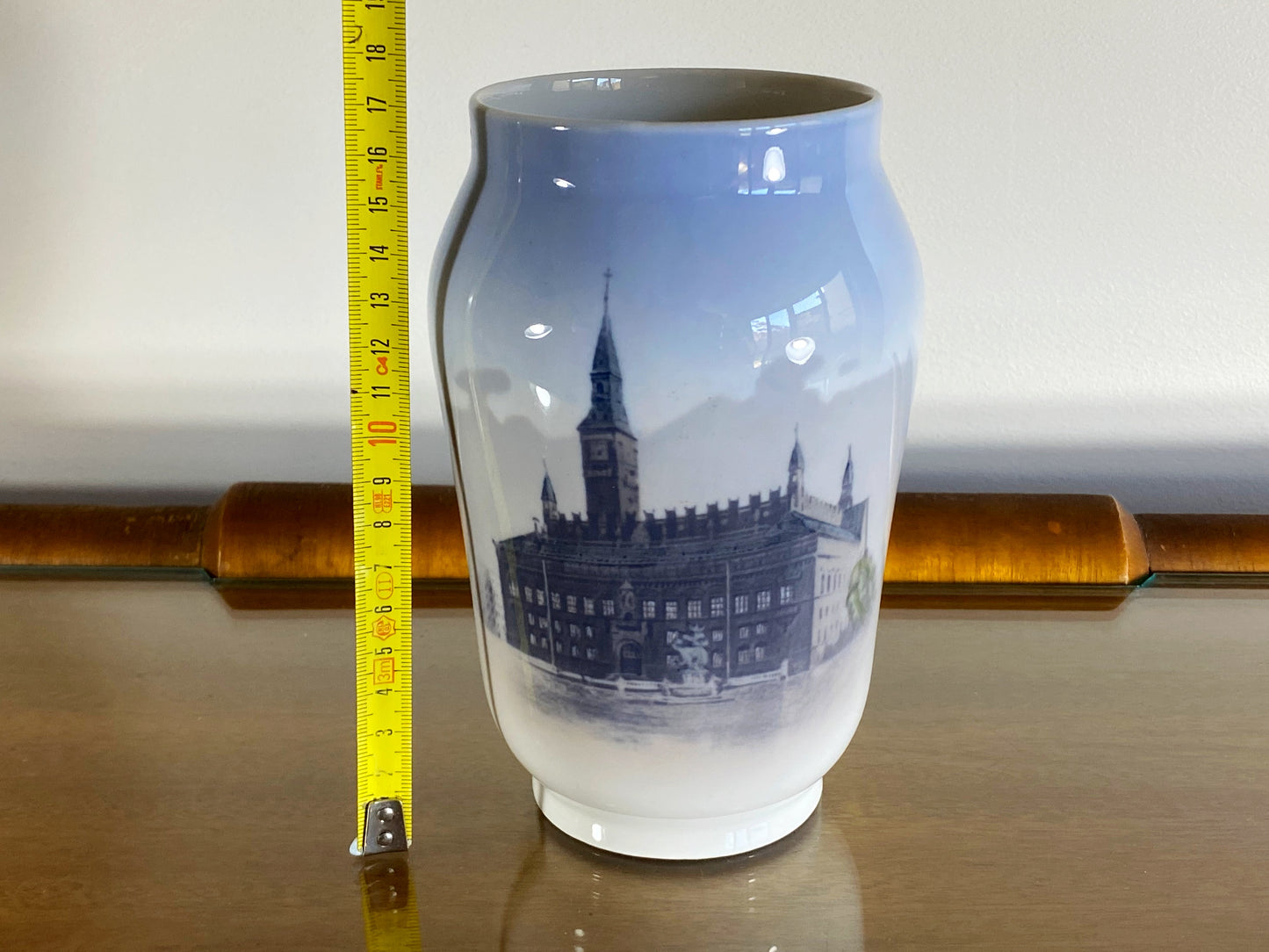 1968 Royal Copenhagen 'City Hall' 16.5 cm Vase