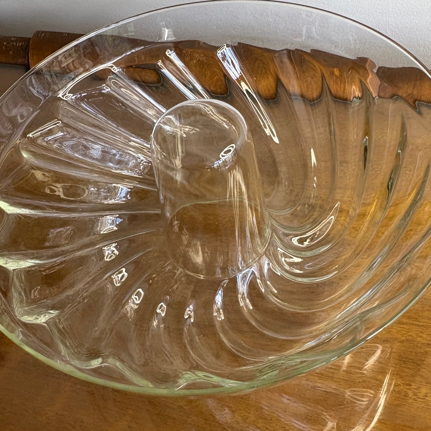 Ovenproof glass Bundt pan