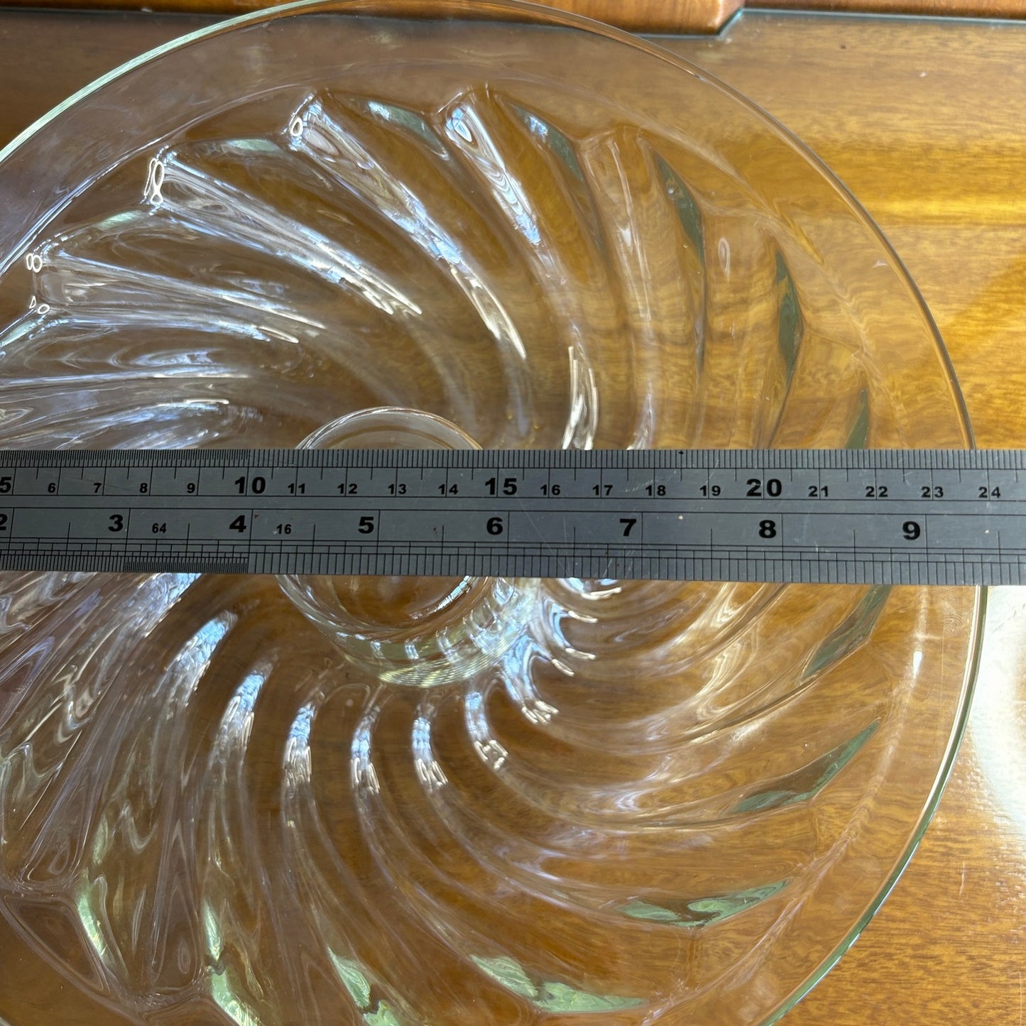 Ovenproof glass Bundt pan