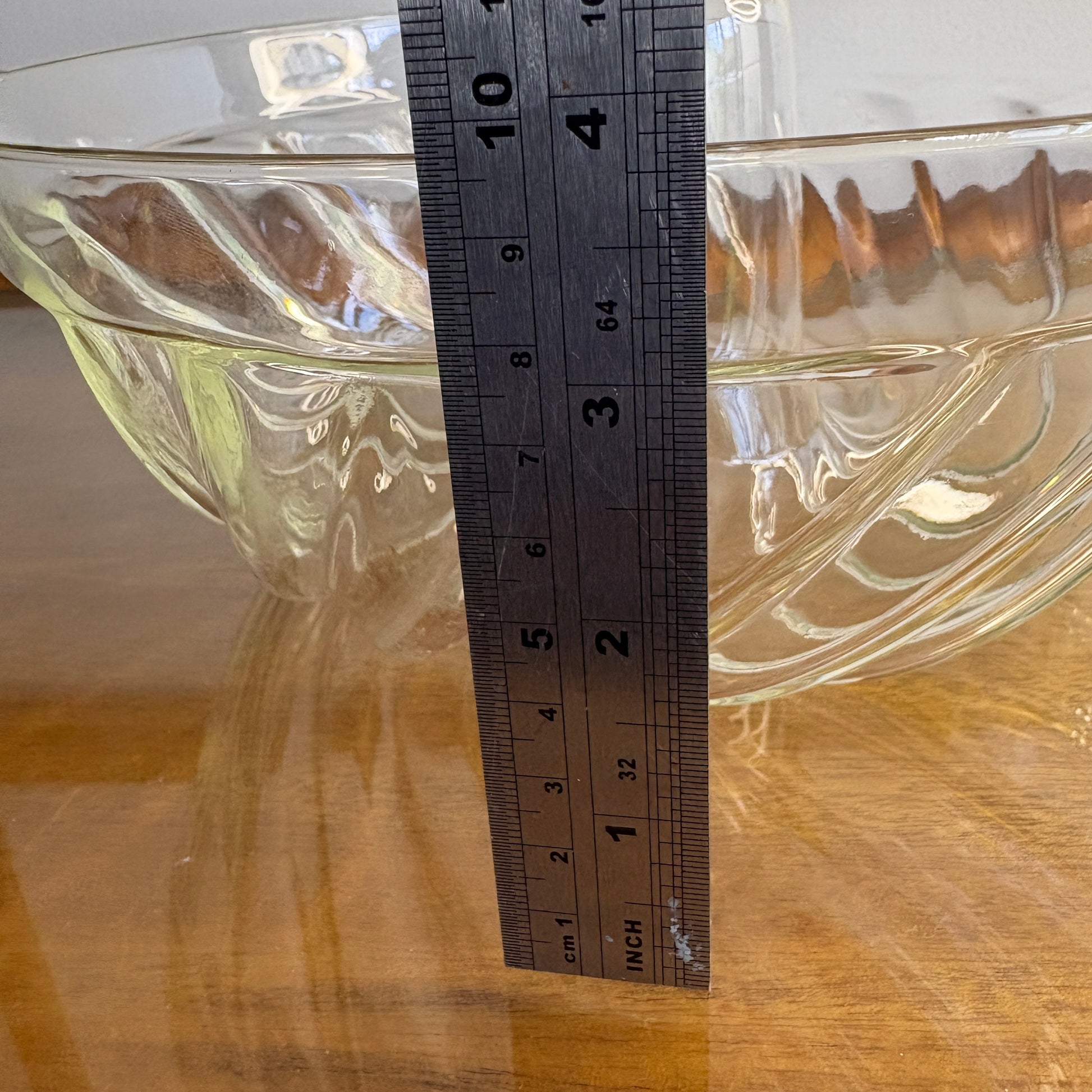 Ovenproof glass Bundt pan