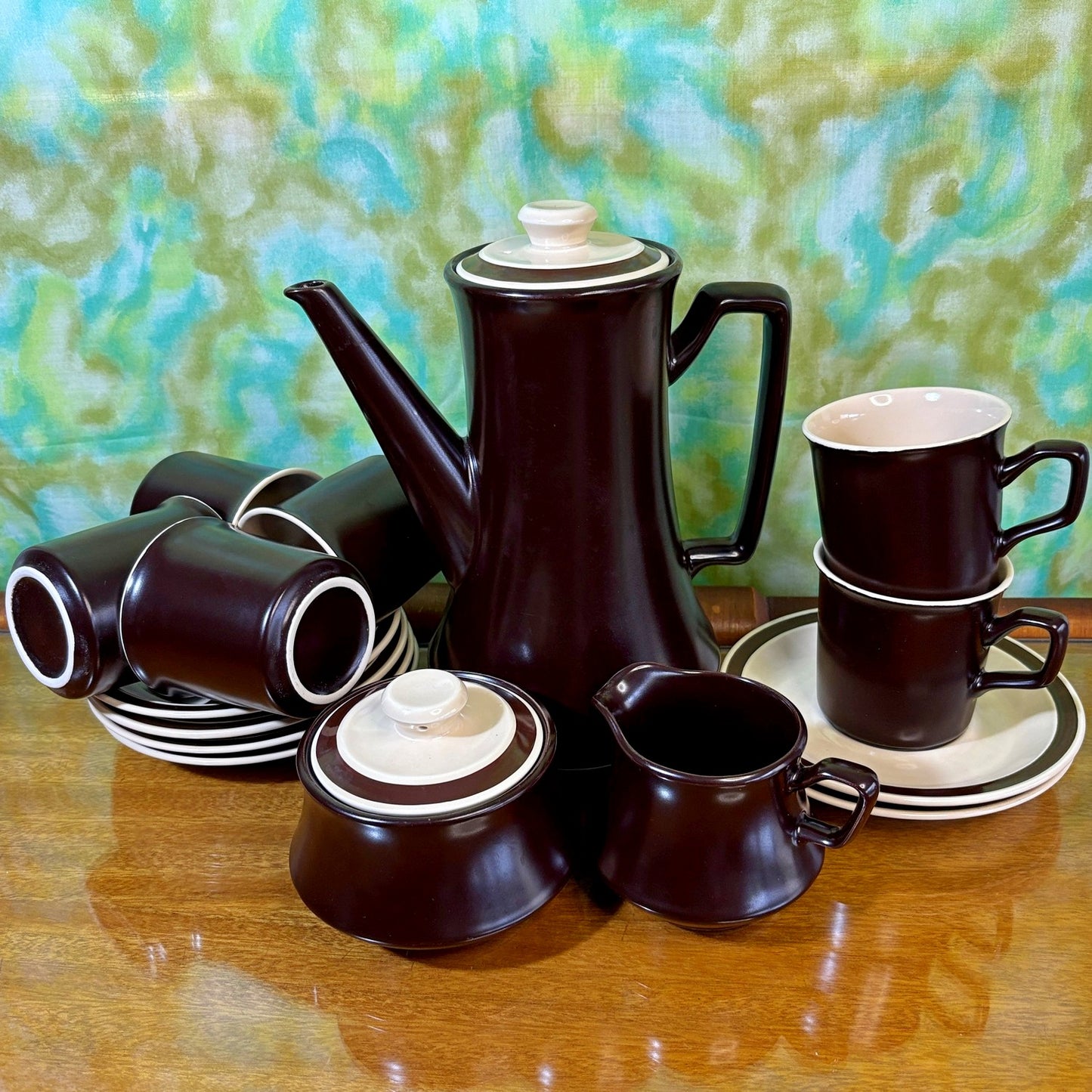 Brown & Cream Coffee Service