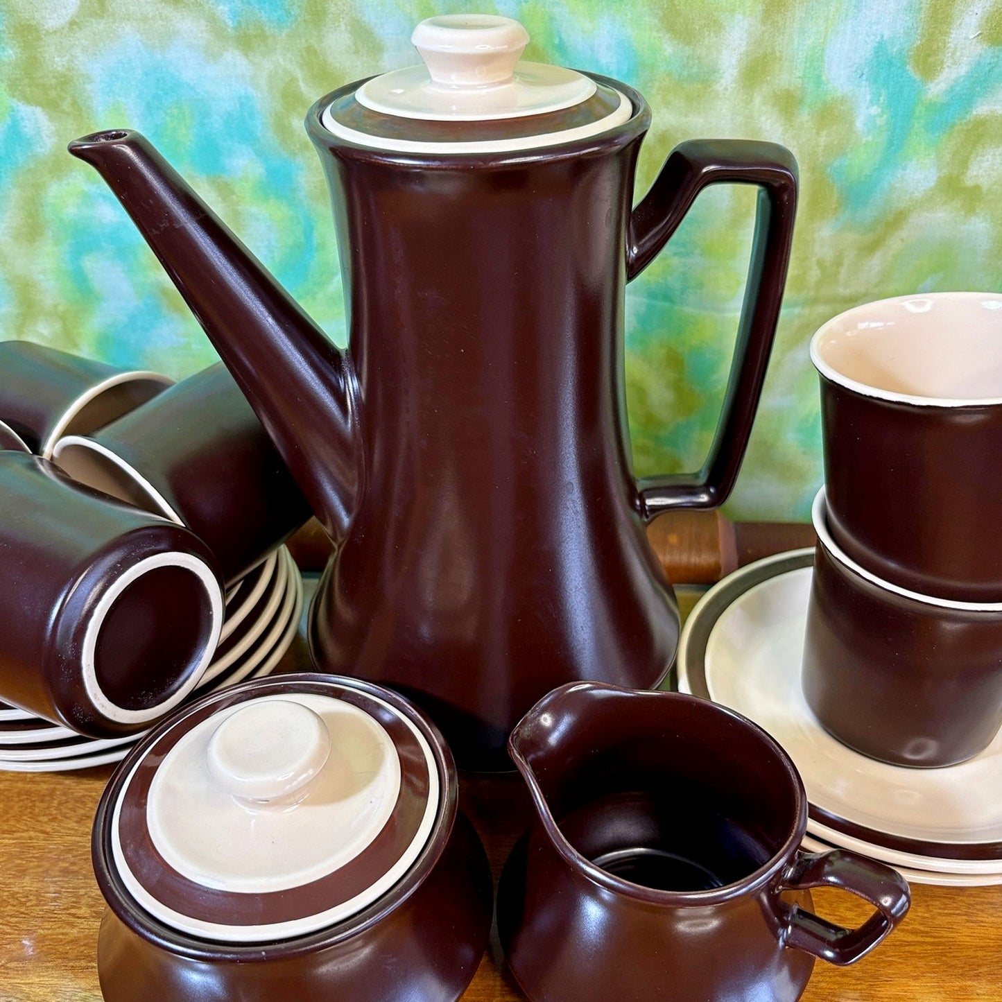 Brown & Cream Coffee Service