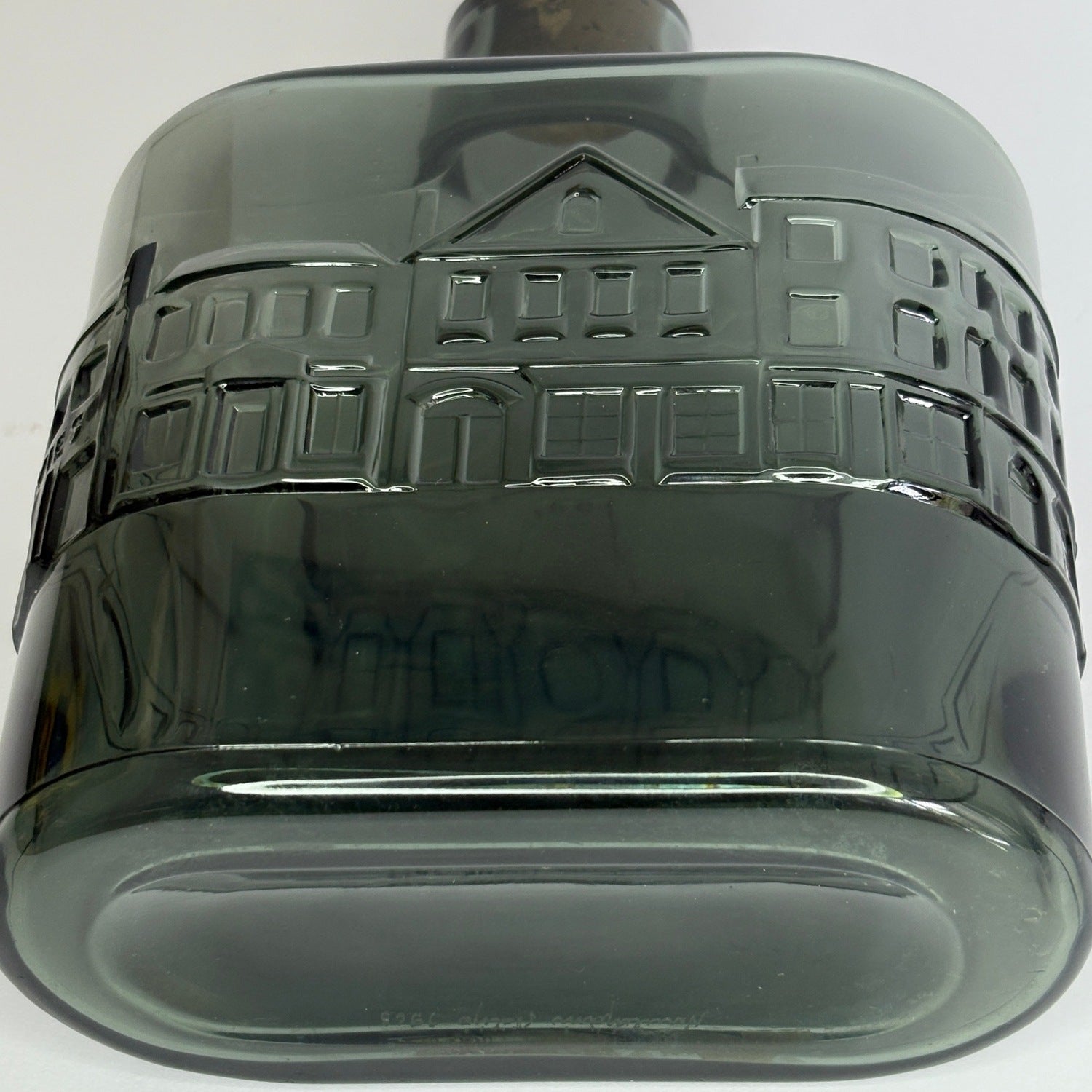 Signed 1963 Nuutajärvi Notsjö mid-century pressed glass decanter with original cork stopper