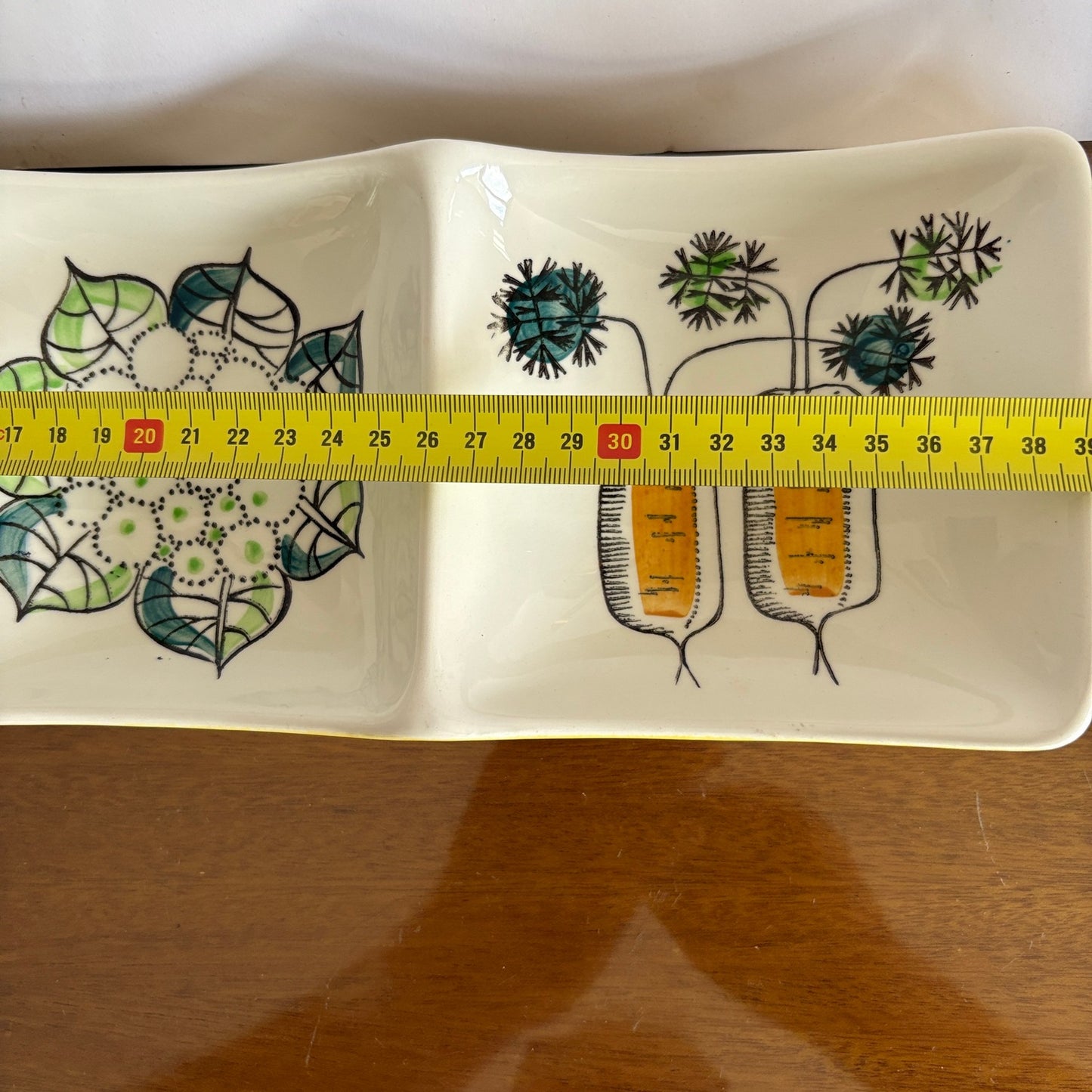 Marianne Westman Rörstrand My Garden serving dish side profile, 39.5cm length