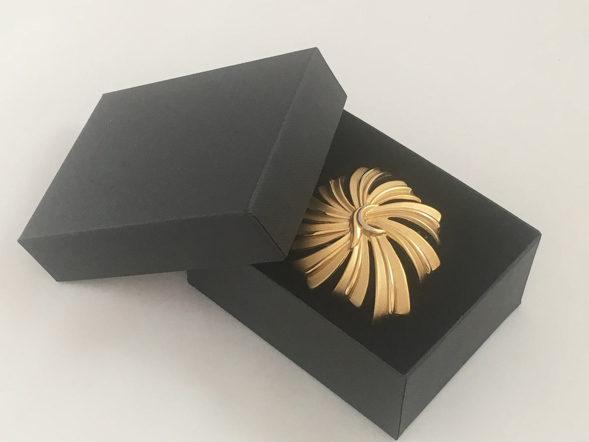 CROWN TRIFARI 1940s/50s Gold Plated Floral Brooch | Stylish & Weighty - Busy Bowerbird